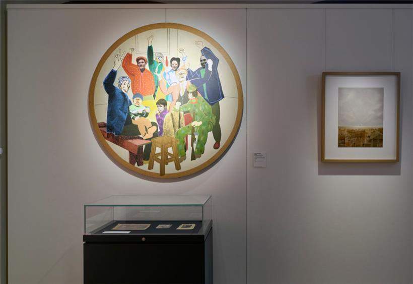 Les tableaux de Misch Da Leiden (à gauche) et Joseph Grosbusch (à droite) accueillent les visiteurs
