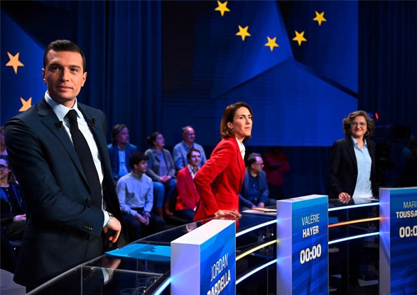 Les têtes de liste (d.g.) du Rassemblement National, Jordan Bardella, de Renaissance, Modem et Horizon, Valérie Hayer, et des Verts, Marie Toussaint, lundi sur le plateau de BFM-TV
