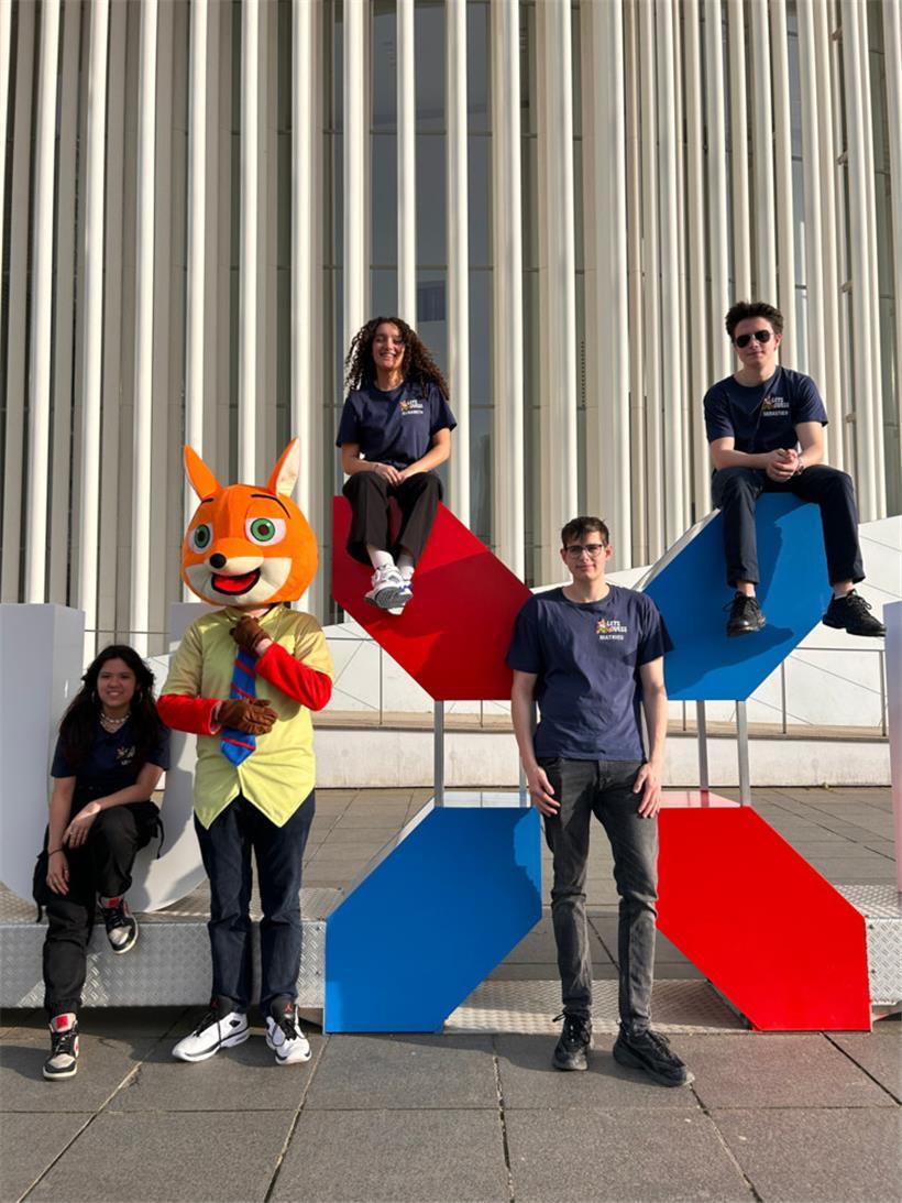 „Letz Guess“: Leslie Bodé, Fabien Friederici (der Fuchs), Elisabeth Flammang, Mathieu Dondelinger und Sébastien Fohr (v.l.). Auf dem Foto fehlt Sven Ludwig.
