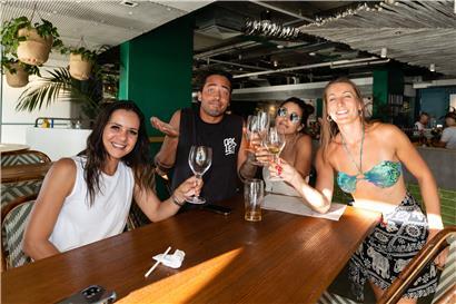 Letzter Drink vorm nächsten Lockdown im australischen Perth
