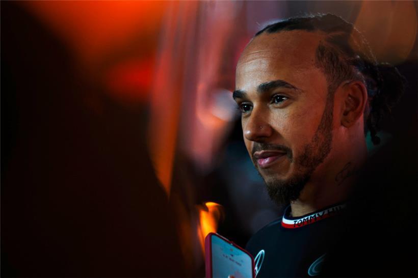 Lewis Hamilton fährt ab nächster Saison für Ferrari

