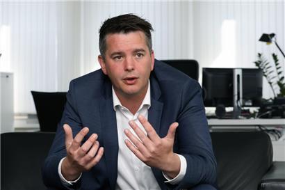 Lex Delles ist positiv auf das Coronavirus getestet worden
