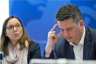 Lex Delles will kleineren und mittleren Unternehmen mehr Hilfestellung bei der Bewältigung administrativer Hürden geben. Unterdessen arbeitet Digitalisierungsministerin Stéphanie Obertin an der allgemeinen Umsetzung des Once-only-Prinzips in den Verwaltungen.
