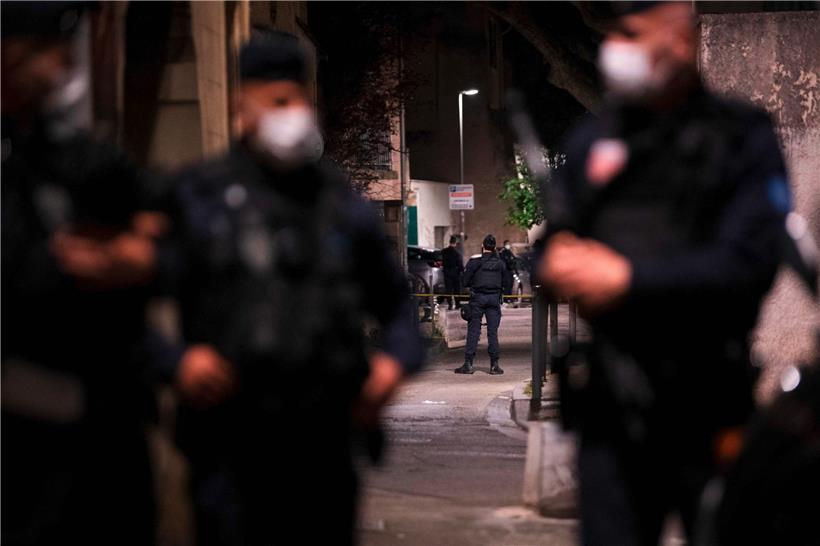 L’homme qui a abattu le policier Eric Masson est aujourd’hui l’homme le plus recherché de France
