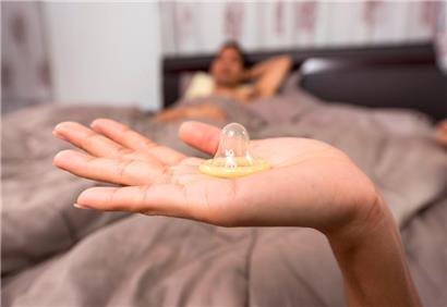 Liegt auf der Hand: Der Zugang zu kostenlosen Verhütungsmitteln kann die Gesellschaft auch vor vielen Folgekosten schützen, wenn diese fehlen
