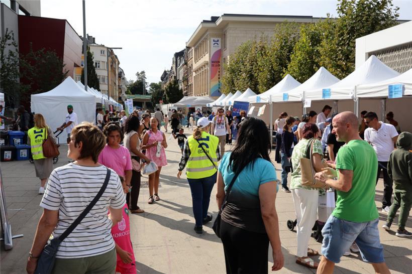 „Liewen zu Esch“ – auf der place de la Résistance wurde am Samstag ein diverses Programm geboten
