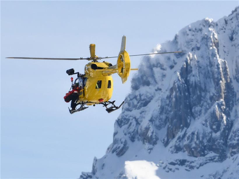 Lindsey Vonn nach schwerem Sturz wird per Helikopter ins Krankenhaus geflogen, Skiunfall, Rettungseinsatz, Wintersportverletzung