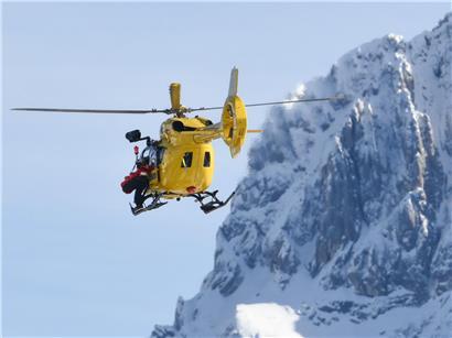 Lindsey Vonn nach schwerem Sturz wird per Helikopter ins Krankenhaus geflogen, Skiunfall, Rettungseinsatz, Wintersportverletzung