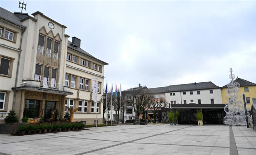 Links hinter der Buvette entsteht eine Pétanque-Bahn
