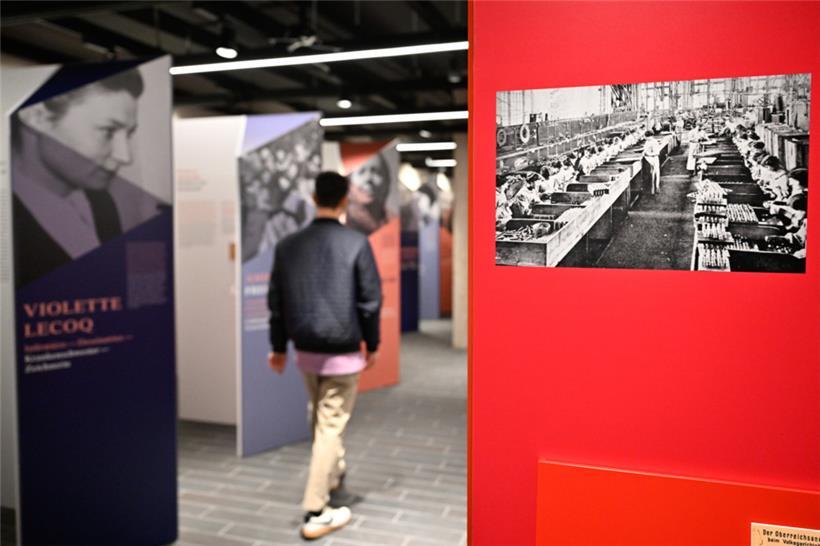 Literarische Texte, Interviews, Zeichnungen, Fotos und Briefe machen die Erlebni...