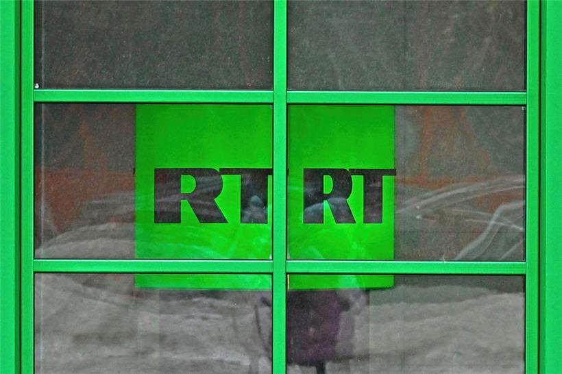 Logo im Fenster des Firmensitzes in Moskau: Die Chef-Propagandistin von RT meint, dass bald auch „Gaskammern“ in die Ukraine geliefert würden
