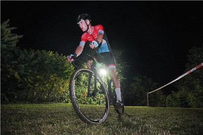 Loïc Bettendorff hat am vergangenen Wochenende beim Night Cross in Reckingen/Mess den ersten Platz belegt 
