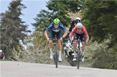 Loïc Bettendorff als bester Bergfahrer in Griechenland bei einem Radrennen auf bergiger Strecke