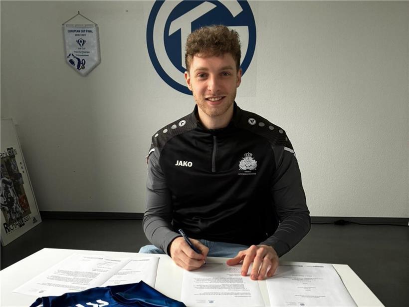 Loïc Kaysen unterschreibt Vertrag bis 2027 beim Handballverein TV Großwallstadt
