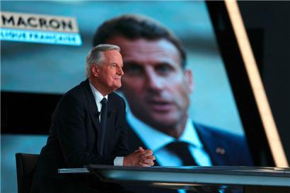 L’ombre de Macron: le premier ministre Michel Barnier, invité de l’émission politique „L’Evénement“ sur France 2
