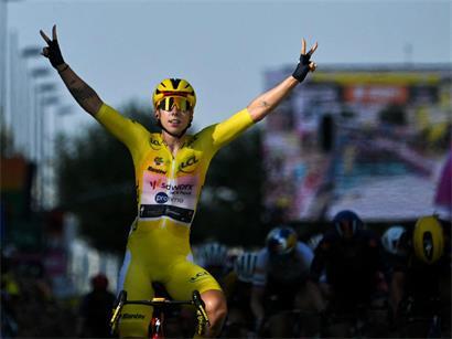 Lorena Wiebes hat sich auch auf der zweiten Etappe der Tour de France der Frauen den Sieg geholt