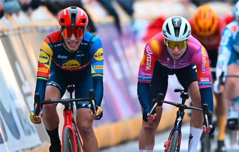 Lorena Wiebes (r.) hat mit drei Etappensiegen zum dritten Mal das London Classique gewonnen
