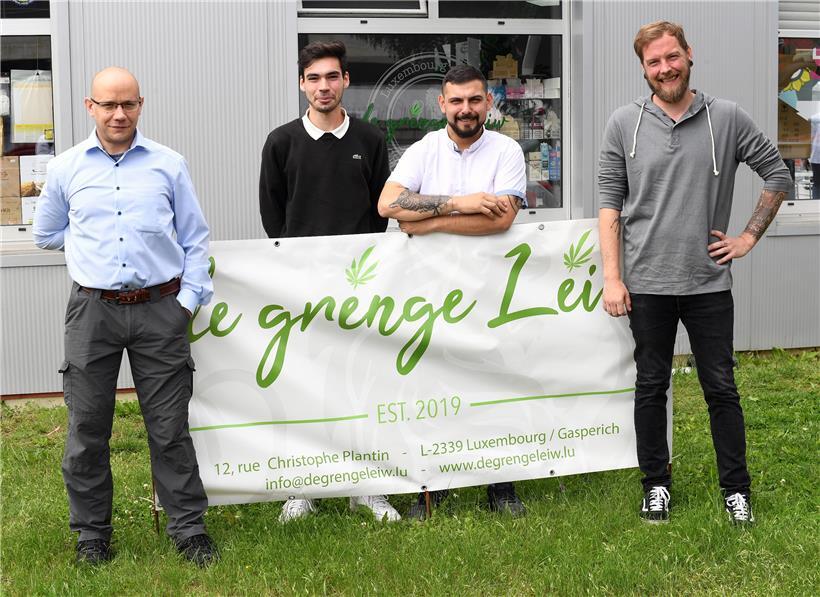 Luc, Alex, Joel und Flo stehen der Kundschaft gerne mit Rat und Tat zur Seite