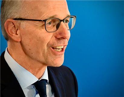 Luc Frieden bei der Pressekonferenz am Mittwoch
