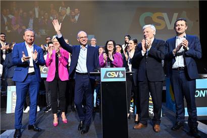 Luc Frieden erhält stehende Ovationen: Auf dem CSV-Konvent am Samstag wurde er als Spitzenkandidat für die kommenden Parlamentswahlen bestätigt
