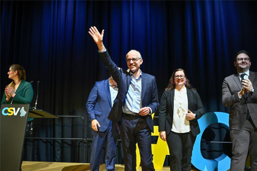 Luc Frieden lässt sich feiern: Macht er Politik, die im krassen Widerspruch zur Mitgliedschaft in einer christlich-sozialen Volkspartei steht?
