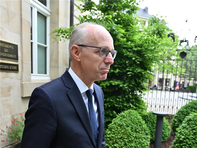 Luc Frieden spricht am Freitag vor der Presse bei einer offiziellen Pressekonferenz