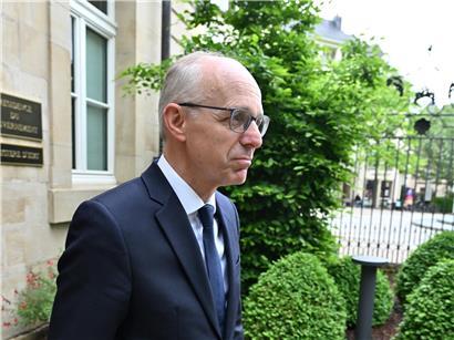 Luc Frieden spricht am Freitag vor der Presse bei einer offiziellen Pressekonferenz