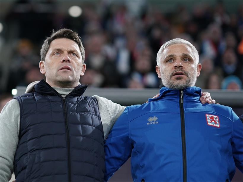 Luc Holtz und Mario Mutsch als neue Trainer des FC Metz in gemeinsamer Teamarbeit sichtbar