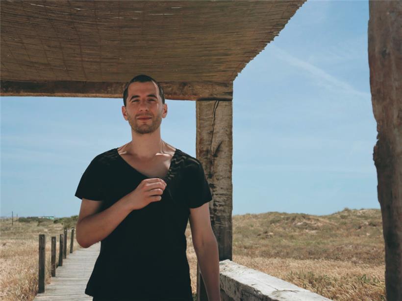 Luc Spada: „Je n’écris pas en pensant à une potentielle carrière ou à un succès, j’écris parce qu’il me faut le faire. Si le succès vient, tant mieux, mais ce n’est pas le moteur principal.“
