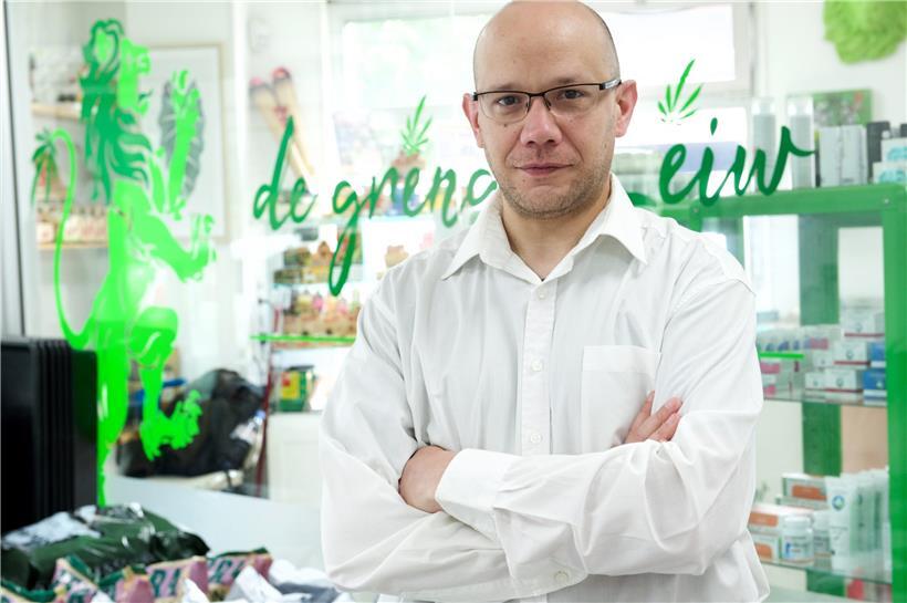 Luc Steines muss trotz zahlreicher Nebenwirkungen auf chemische Painkiller zurückgreifen, da es momentan Engpässe beim medizinischen Cannabis in Luxemburg gibt
