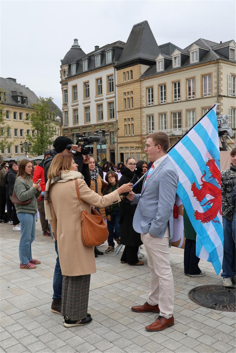 Luca (18) ist ein begehrter Interviewpartner
