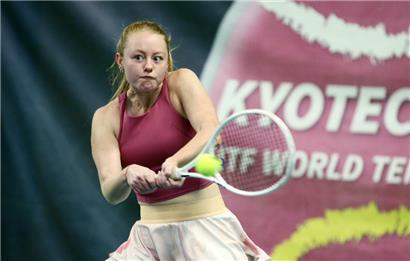 Lucie Rabiot erwischte einen guten Start, musste dann aber die Überlegenheit ihrer Gegnerin anerkennen
