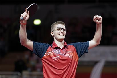 Luka Mladenovic setzte sich in einem spannenden Finale gegen Eric Glod mit 4:3 durch 
