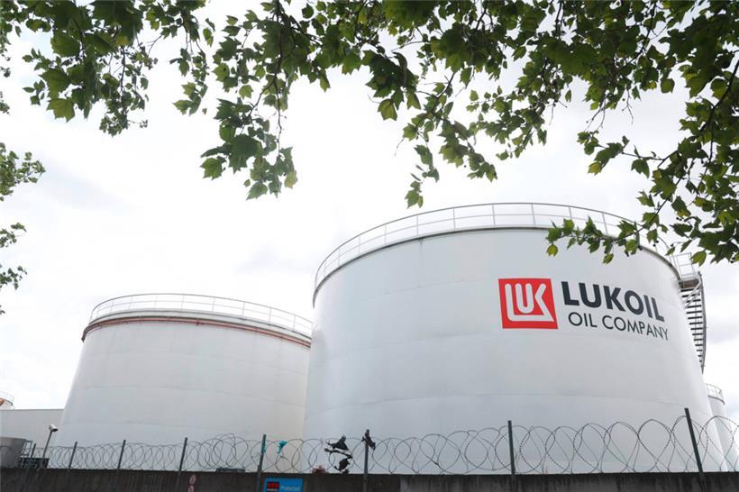 Lukoil-Tanks in Brüssel: Der russische Ölkonzern produziert zwei Prozent des weltweiten Rohöls
