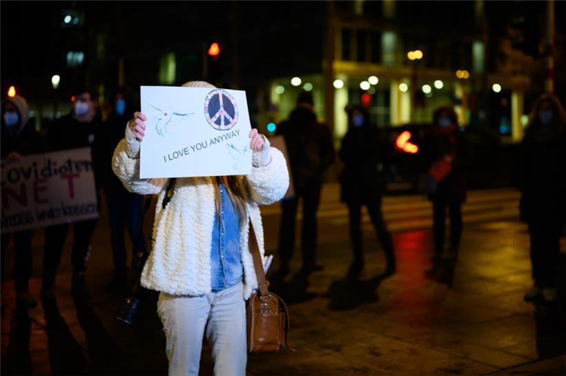Luxembourg-ville, marche blanche antivax, anti restrictions 14.02.2022