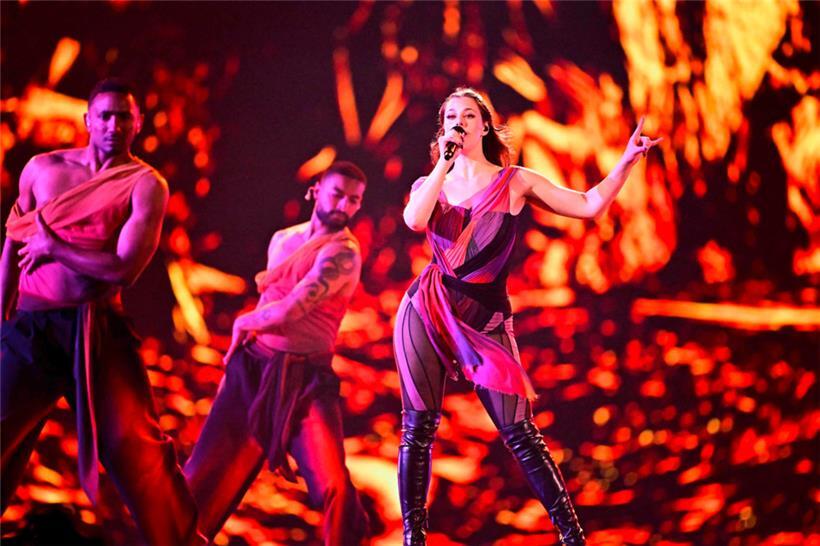 Luxembourgish singer Tali representing Luxembourg with the song „Fighter“ at the ESC
