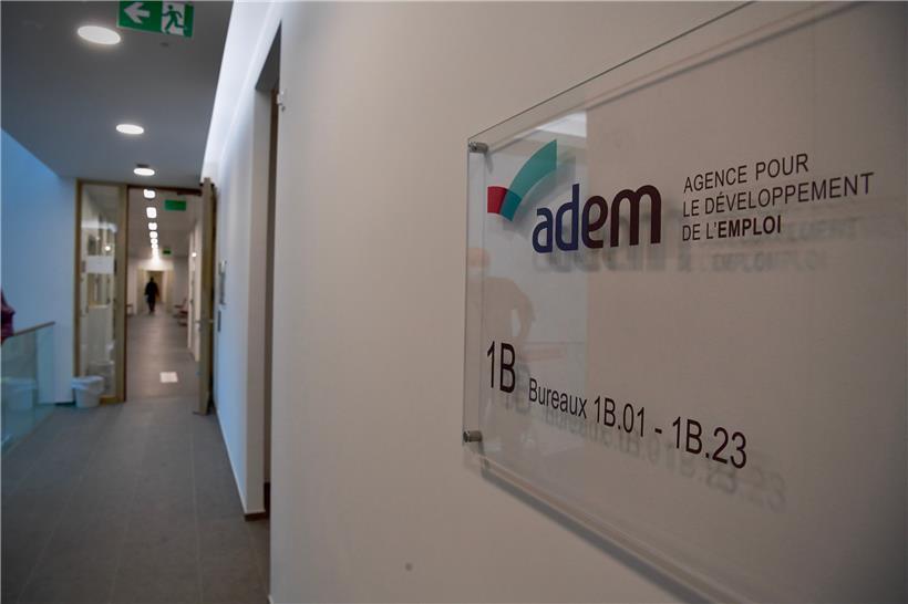 Luxemburg zählt zu den wenigen Ländern Europas, in denen die Zahl aller Arbeitsplätze bereits wieder über der Marke von vor der Krise liegt: Rund 8.800 Arbeitsplätze gingen in den Monaten März und April 2020 verloren. Rund 12.500 neue Jobs wurden seit diesem Tiefststand neu geschaffen. Die Arbeitslosigkeit legte trotzdem zu.
