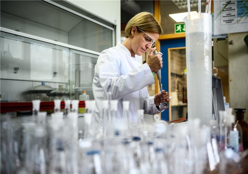 Luxemburger Forscher untersuchen das Abwasser, das in den Kläranlagen ankommt, nach dem Coronavirus
