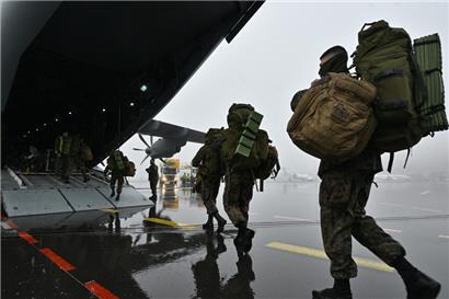 Luxemburger Soldaten auf dem Flughafen Findel
