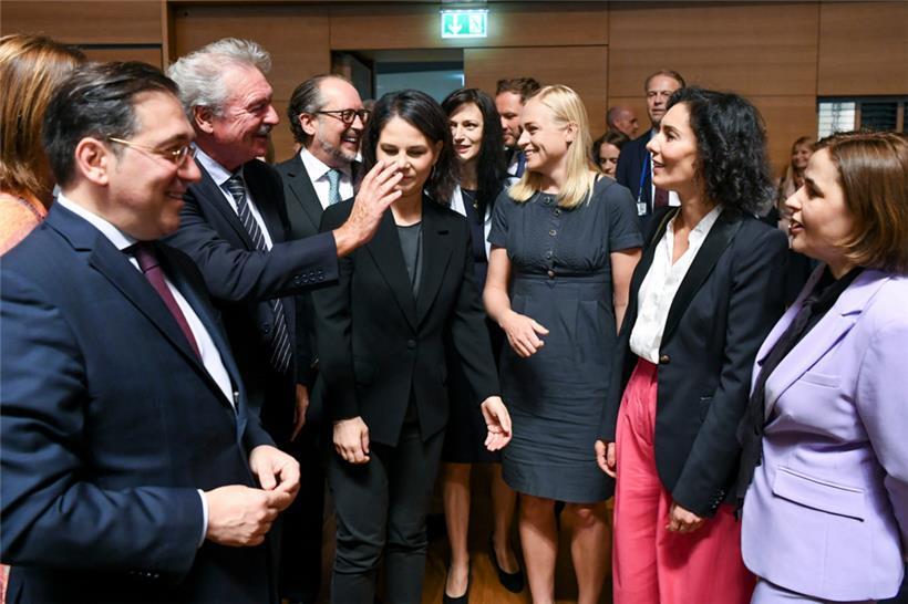 Luxemburgs Außenminister Jean Asselborn im Kreis einiger Amtskolleginnen gestern auf Kirchberg
