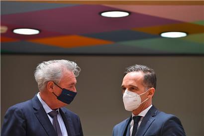 Luxemburgs Außenminister Jean Asselborn (l.) gestern im Gespräch mit seinem deutschen Amtskollegen Heiko Maas
