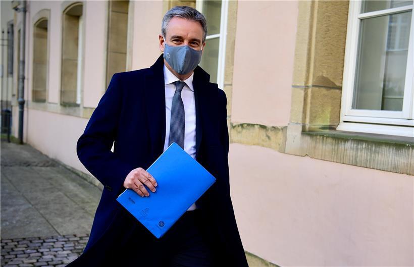 Luxemburgs Bildungsminister Claude Meisch hat bei einer Pressekonferenz am Freitag die neuen Maßnahmen für die Schulen und „Maisons relais“ im Großherzogtum bekannt gegeben
