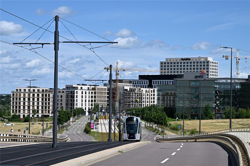 Luxemburgs Büromarkt ist dabei, sich zu erholen, dank einer starken Nachfrage durch wichtige Unternehmensmieter, die große Flächen in Projekten unter Entwicklung buchen. Blick auf das Stadtviertel Cloche d’Or. 
