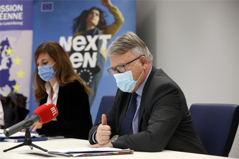 Luxemburgs EU-Kommissar Nicolas Schmit zog gestern eine vorläufige Bilanz seiner Arbeit in Brüssel, während die Direktorin der Kommissionsvertretung in  Luxemburg, Anne Calteux, einen Überblick über die diesjährigen Vorhaben der Behörde gab
