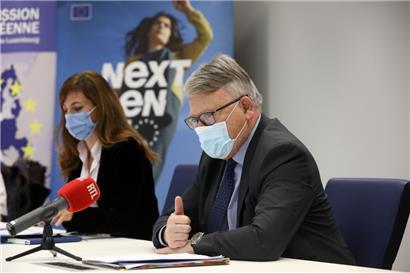 Luxemburgs EU-Kommissar Nicolas Schmit zog gestern eine vorläufige Bilanz seiner Arbeit in Brüssel, während die Direktorin der Kommissionsvertretung in  Luxemburg, Anne Calteux, einen Überblick über die diesjährigen Vorhaben der Behörde gab
