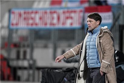 Luxemburgs Nationaltrainer Luc Holtz war nach dem 0:0 gegen Aserbaidschan mit der Leistung seiner Mannschaft zufrieden
