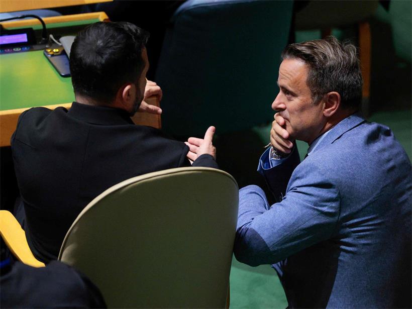 Luxemburgs Politik der kurzen Wege: Außenminister Xavier Bettel nahm sich die Freiheit, mit dem ukrainischen Präsidenten Wolodymyr Selenskyj während der Reden vor der UN-Vollversammlung vermutlich den Fall des russischen Geschäftsmannes Michail Fridman zu klären, den Luxemburg mit der Slowakei von der EU-Sanktionsliste streichen ließ