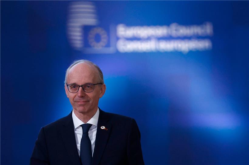Luxemburgs Premierminister Luc Frieden konnte mit anderen kleineren EU-Staaten eine weitere Zentralisierung der Finanzaufsicht möglicherweise zuungunsten Luxemburgs und anderer Länder beim EU-Gipfel verhindern
