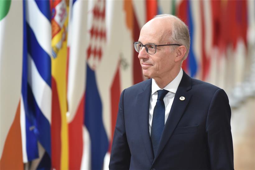 Luxemburgs Premierminister Luc Frieden zeigte sich gestern skeptisch gegenüber Abschiebezentren außerhalb der EU und dem italienisch-albanischen Modell für Asylprozeduren
