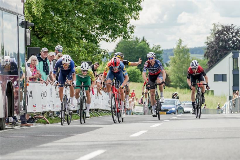 Luxemburgs Radsportler um Landesmeister Kevin Geniets (links) werden auch 2025 wieder viele internationale Rennen bestreiten
